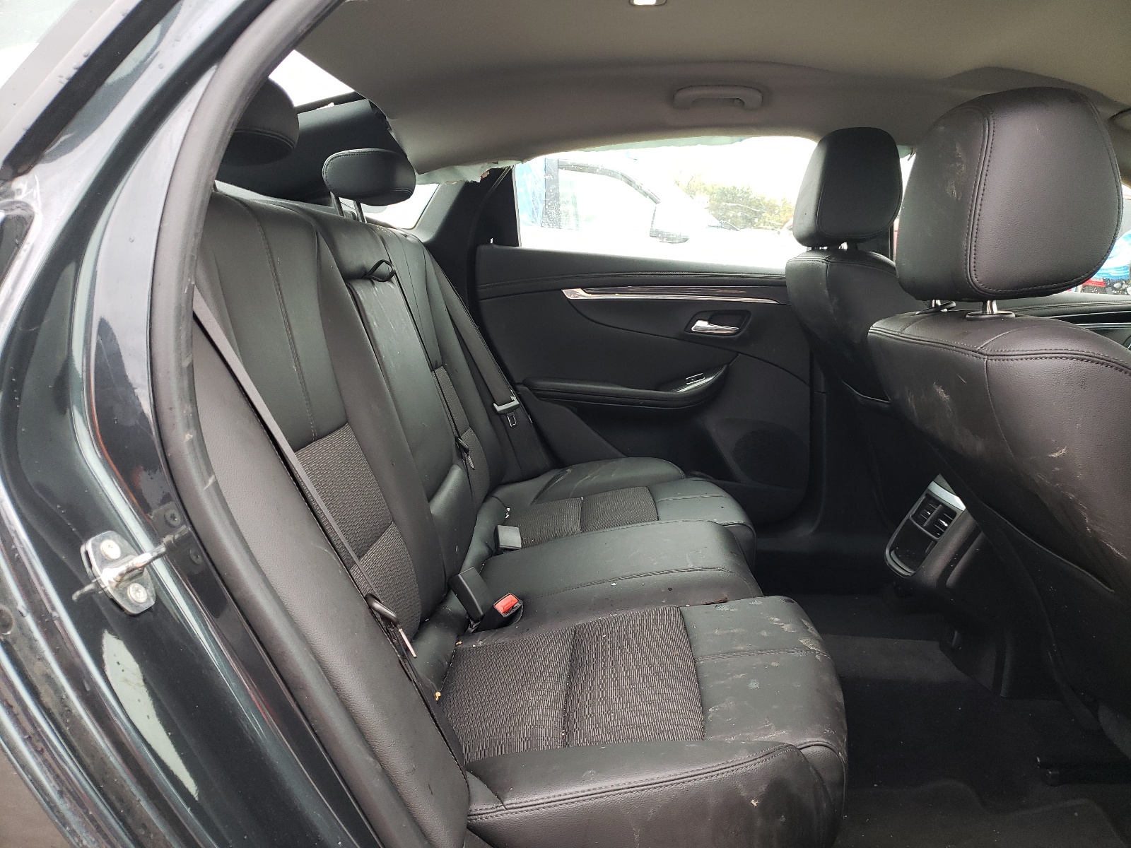 Photo 6 from auction – 2018 CHEVROLET IMPALA LT with VIN 2G1105S3XJ9165806