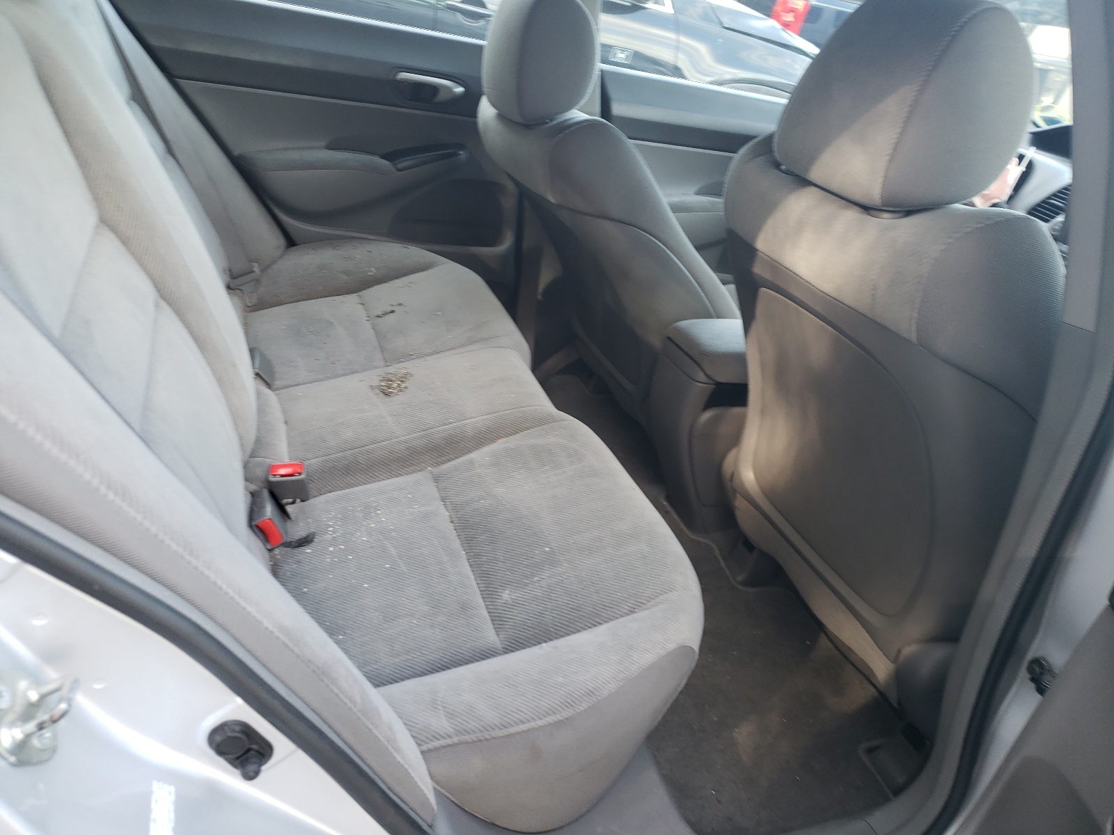 Photo 6 from auction – 2010 HONDA CIVIC LX with VIN 2HGFA1F56AH575086