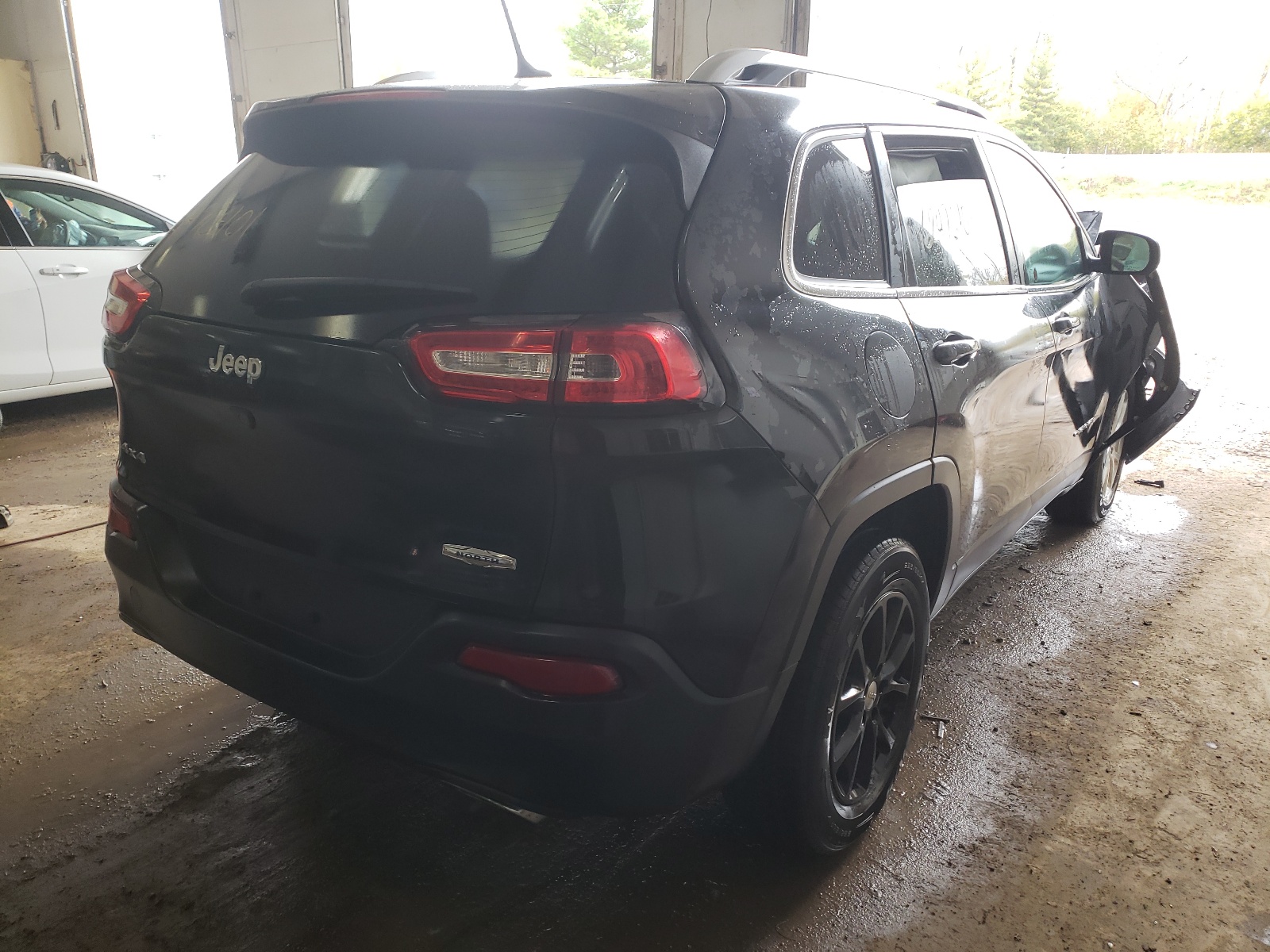 Photo 4 from auction – 2015 JEEP CHEROKEE L with VIN 1C4PJMCS1FW702043
