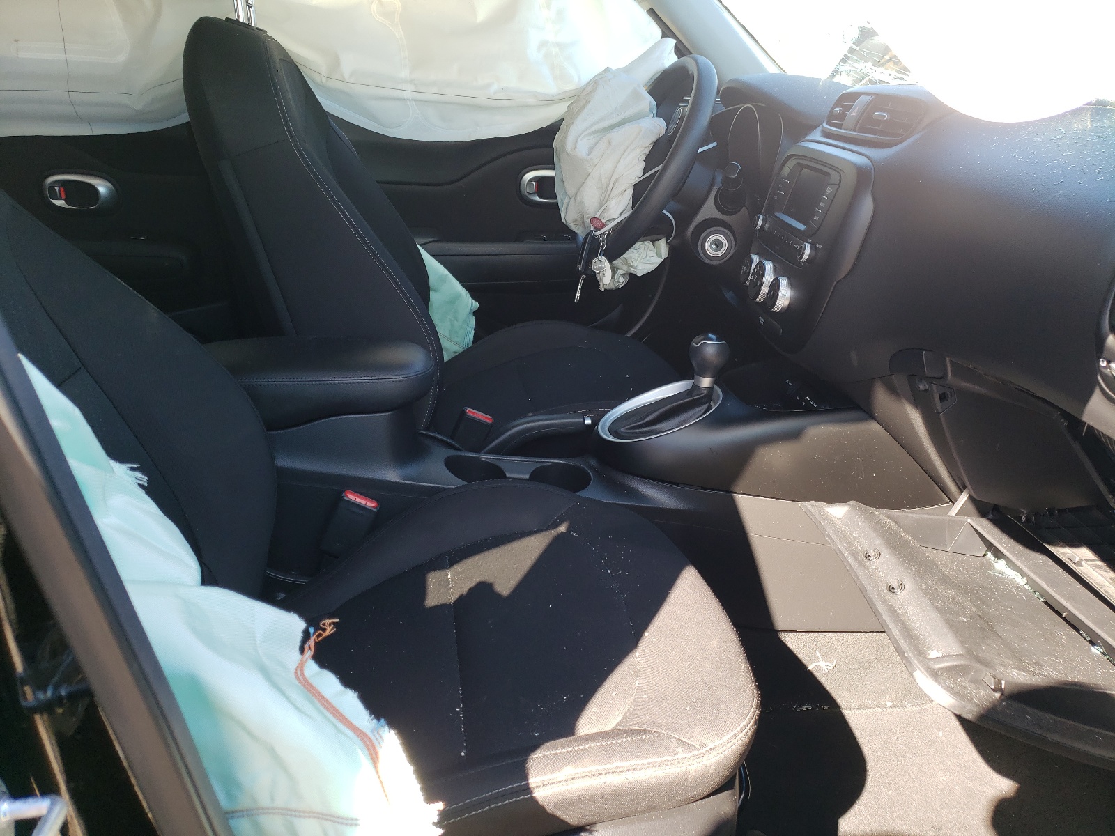 Photo 5 from auction – 2017 KIA SOUL with VIN KNDJN2A27H7885608