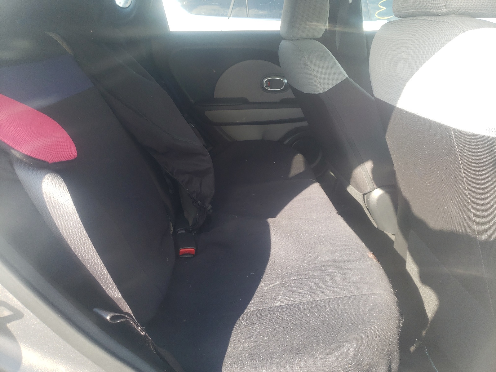 Photo 6 from auction – 2016 KIA SOUL with VIN KNDJN2A26G7284611