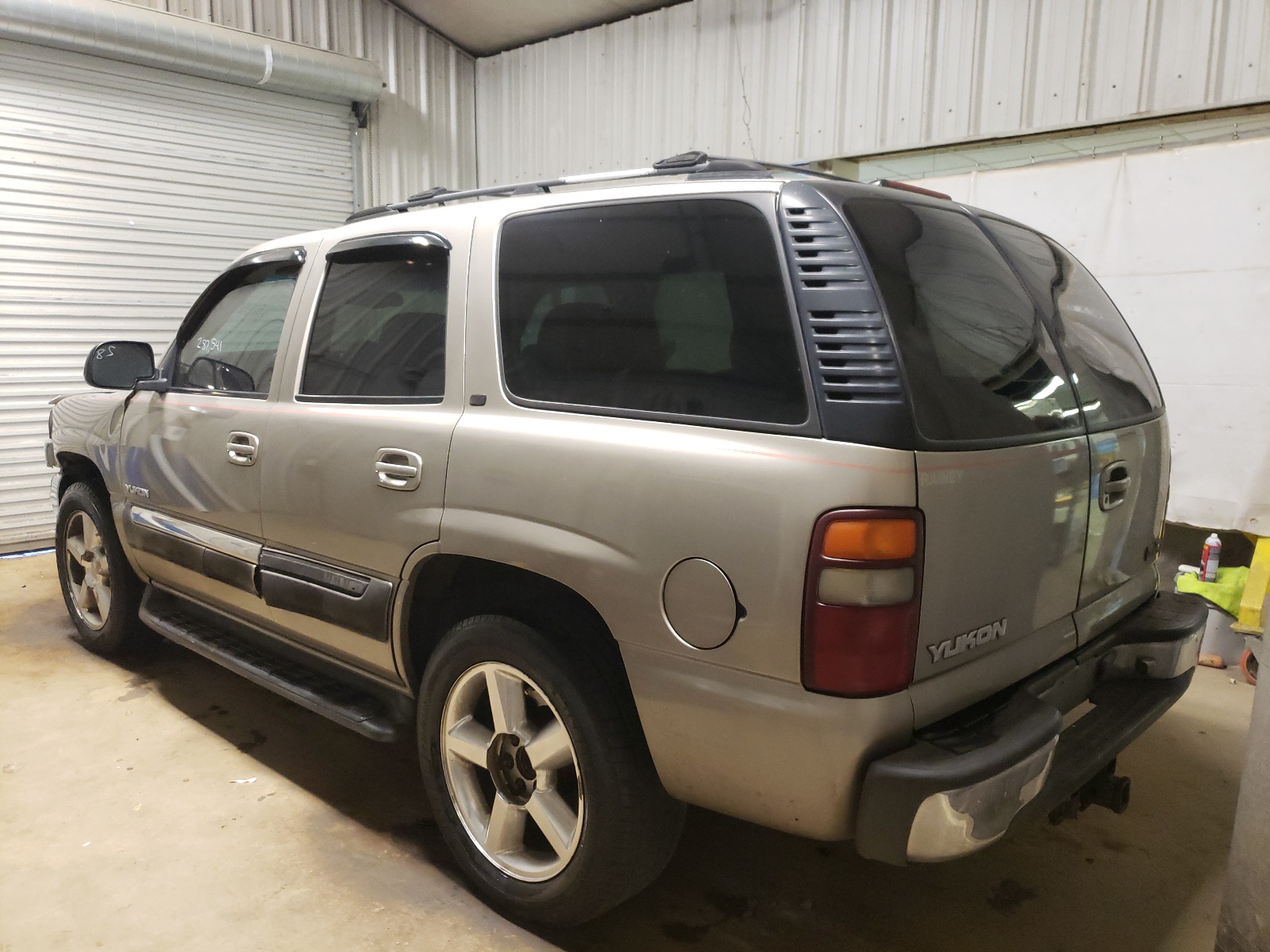 Photo 3 from auction – 2000 GMC YUKON with VIN 1GKEC13T9YJ134136