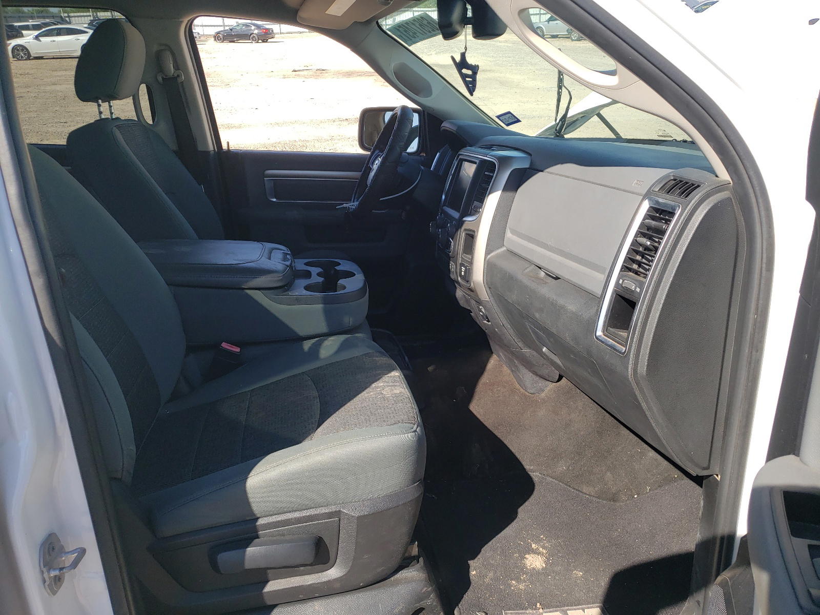 Photo 5 from auction – 2015 RAM 1500 SLT with VIN 1C6RR6LT6FS658738