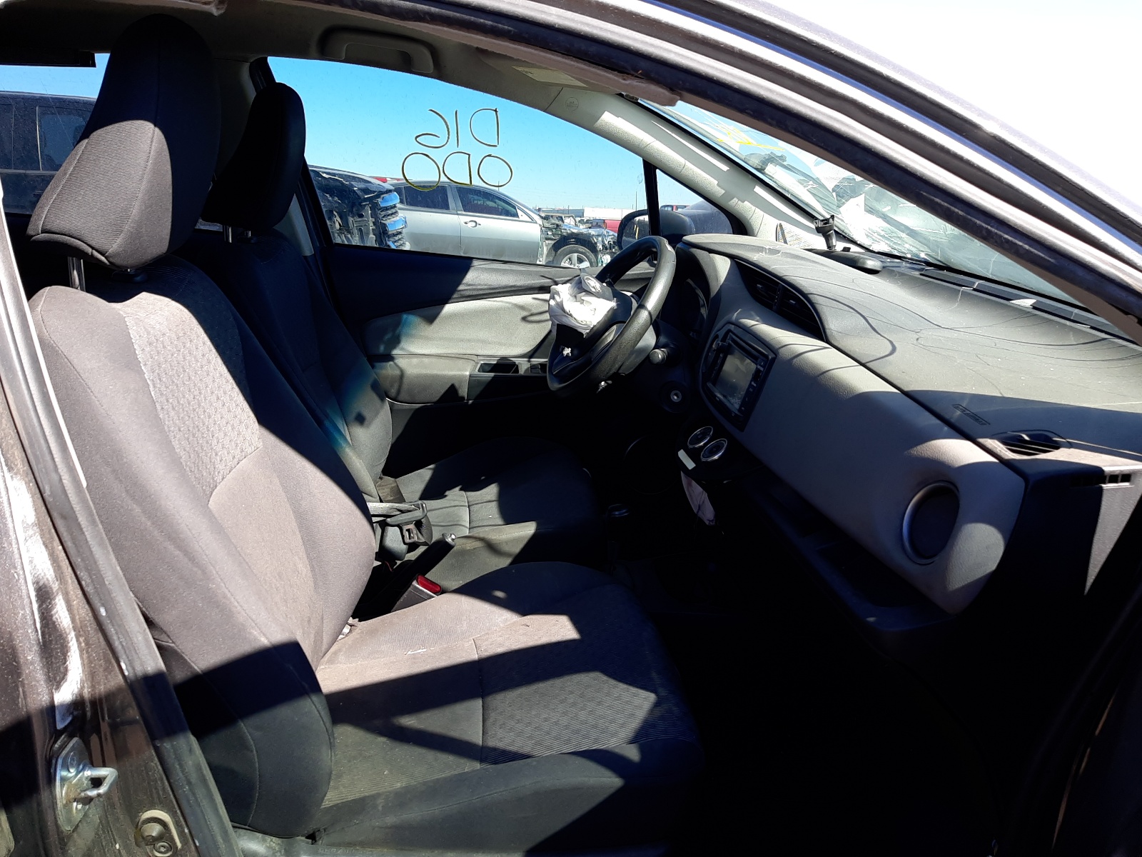 Photo 5 from auction – 2015 TOYOTA YARIS with VIN VNKKTUD32FA037511