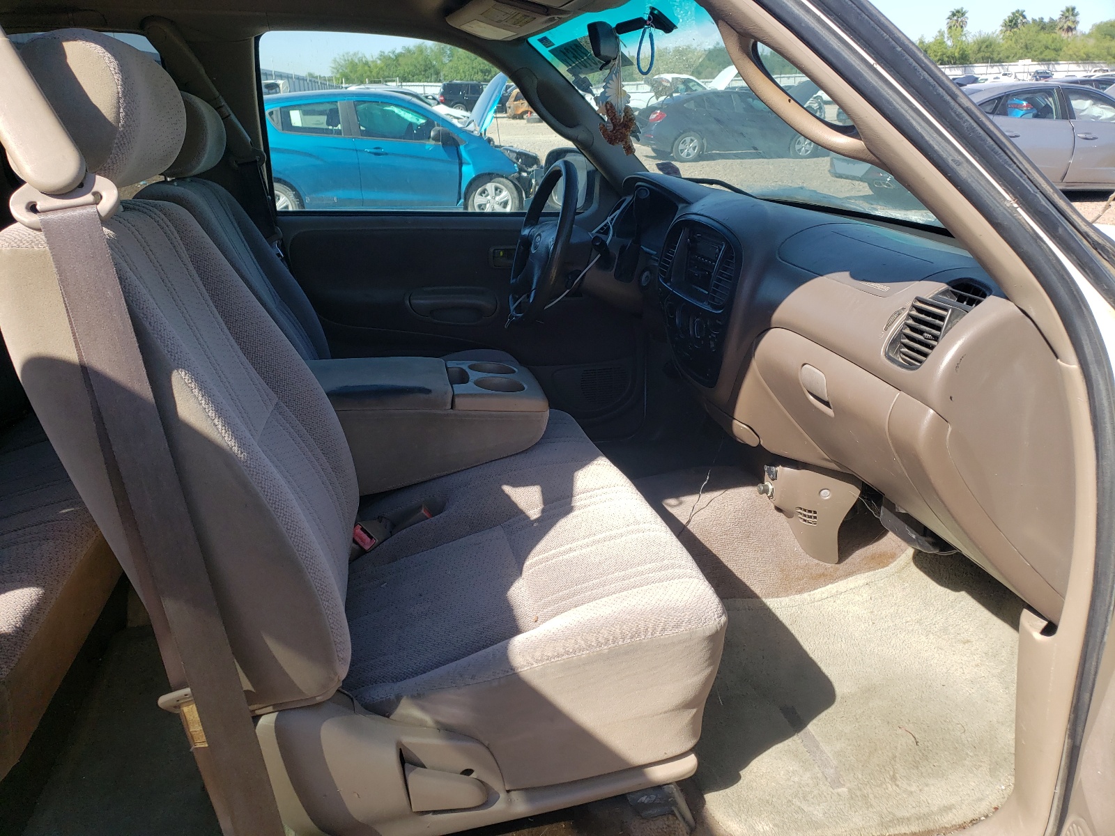 Photo 5 from auction – 2001 TOYOTA TUNDRA ACC with VIN 5TBBT44111S176041