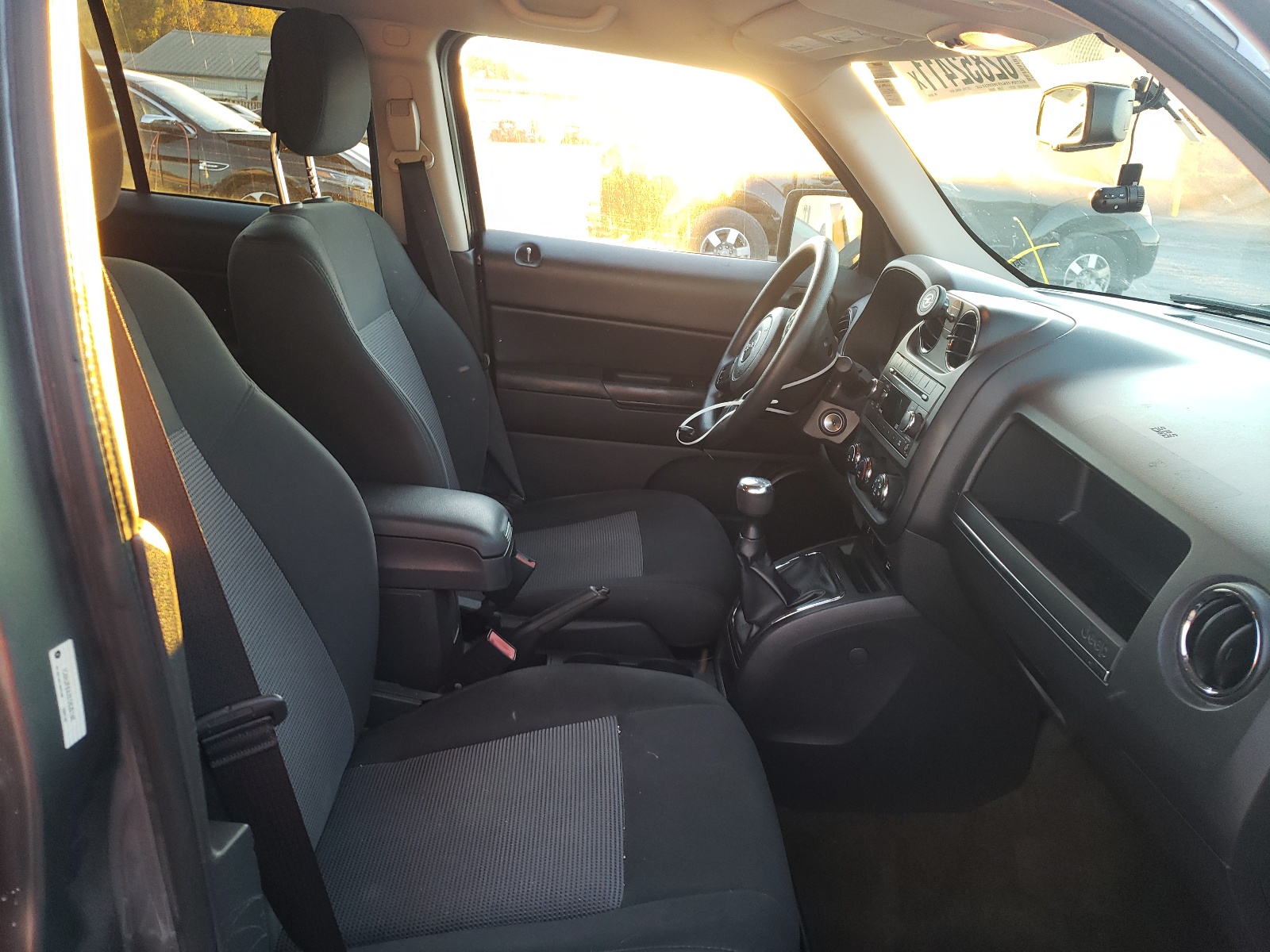 Photo 5 from auction – 2014 JEEP PATRIOT SP with VIN 1C4NJPBA2ED630748