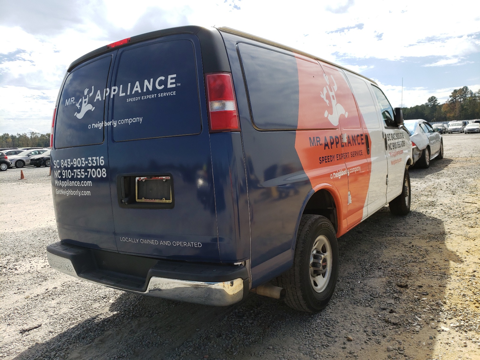 Photo 4 from auction – 2017 GMC SAVANA G25 with VIN 1GTW7AFF5H1108479