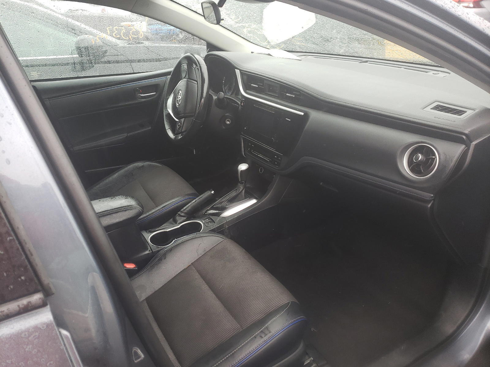 Photo 5 from auction – 2017 TOYOTA COROLLA L with VIN 2T1BURHEXHC766059