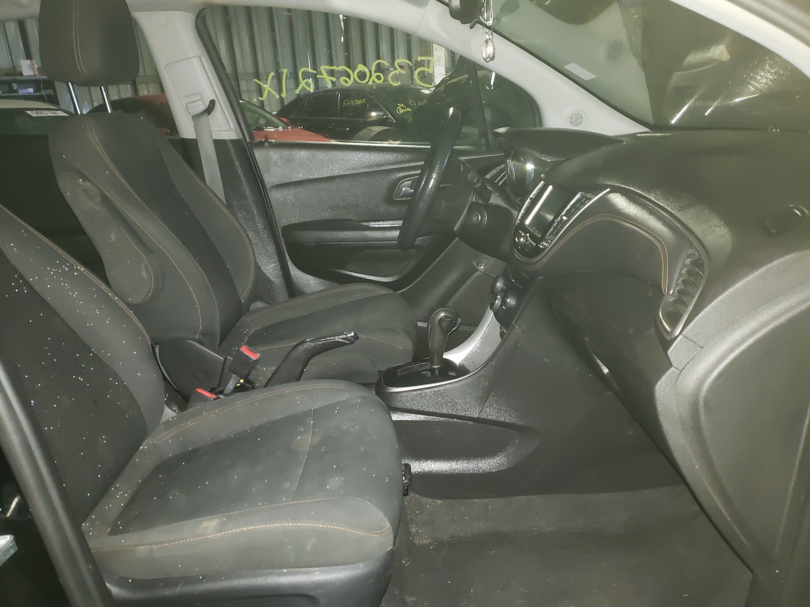 Photo 5 from auction – 2017 CHEVROLET TRAX LS with VIN 3GNCJKSB4HL175734