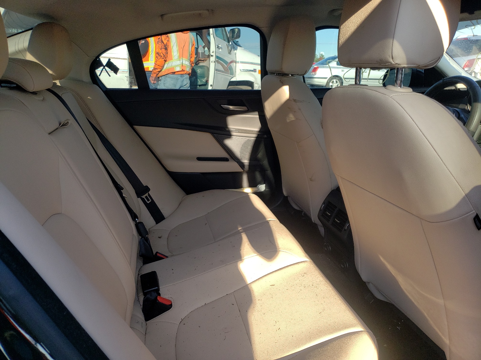 Photo 6 from auction – 2017 JAGUAR XE PREMIUM with VIN SAJAJ4BV4HA962617
