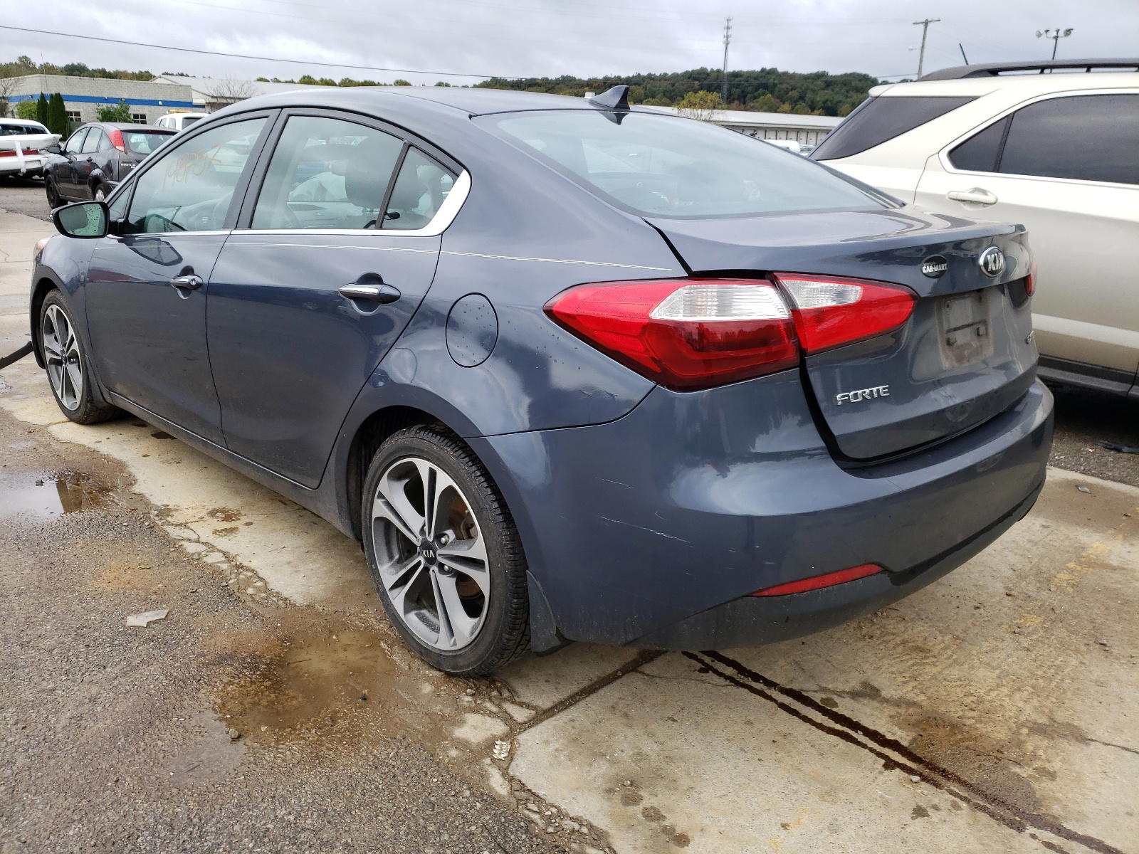 Photo 3 from auction – 2015 KIA FORTE EX with VIN KNAFX4A88F5392851
