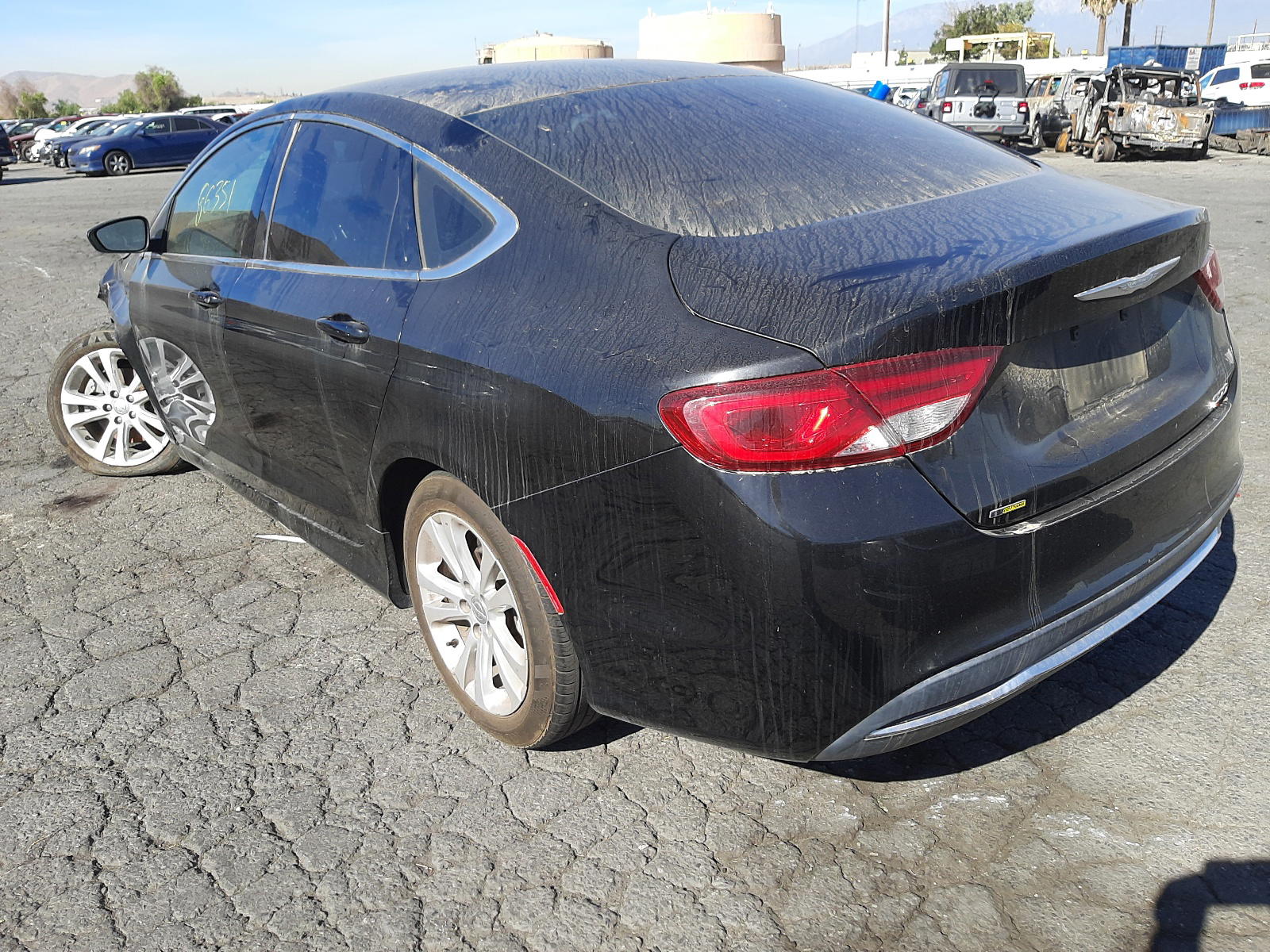 Photo 3 from auction – 2015 CHRYSLER 200 LIMITE with VIN 1C3CCCAB4FN633056