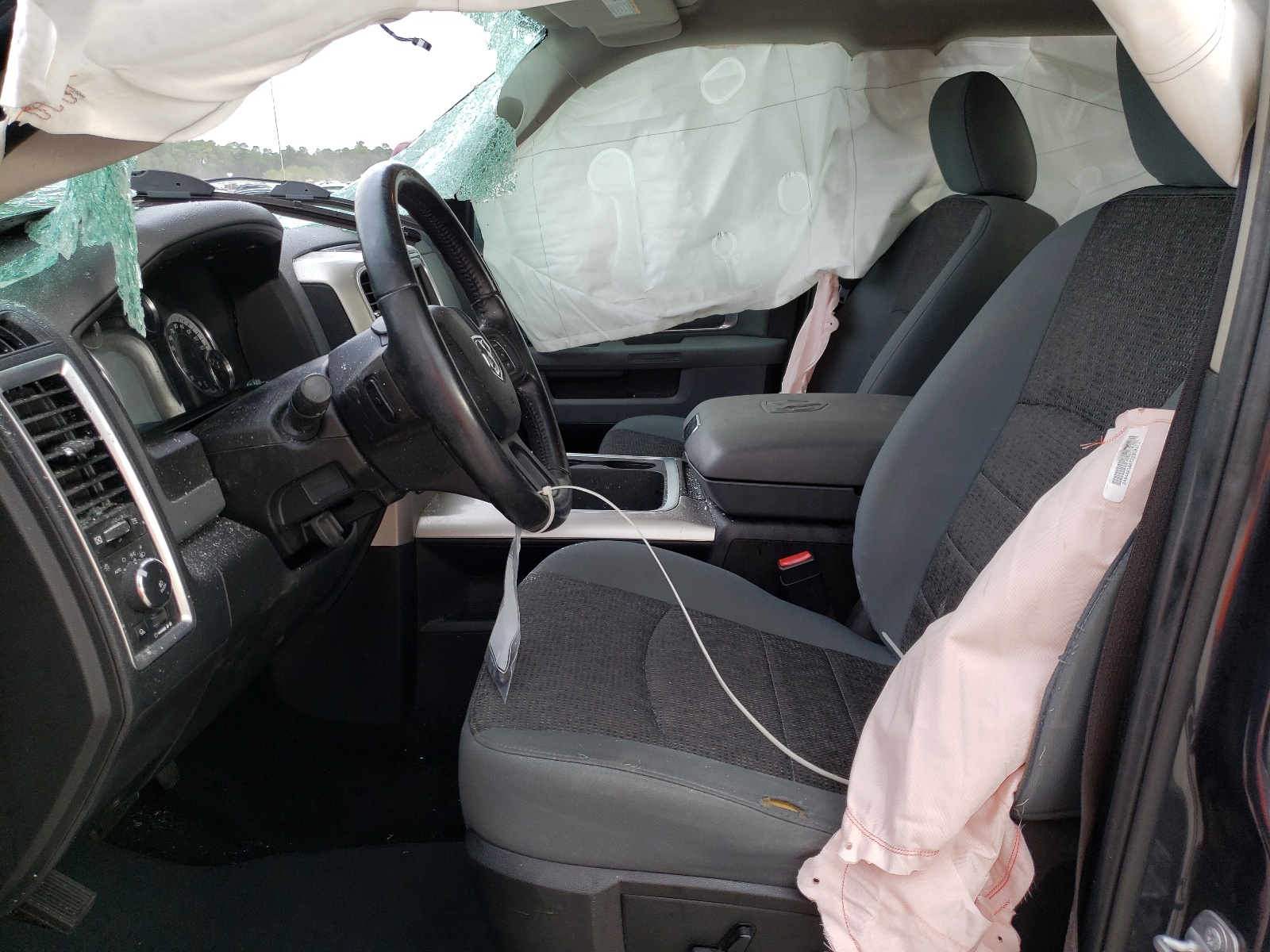 Photo 5 from auction – 2016 RAM 1500 SLT with VIN 1C6RR6LG9GS339631