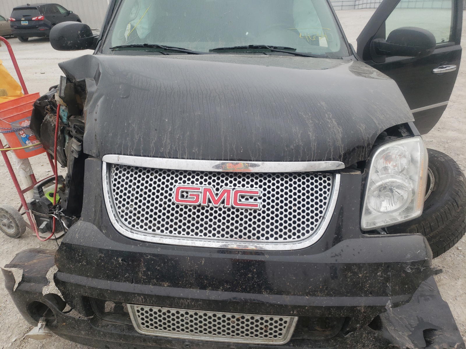 Photo 7 from auction – 2011 GMC YUKON DENA with VIN 1GKS2EEF2BR214634