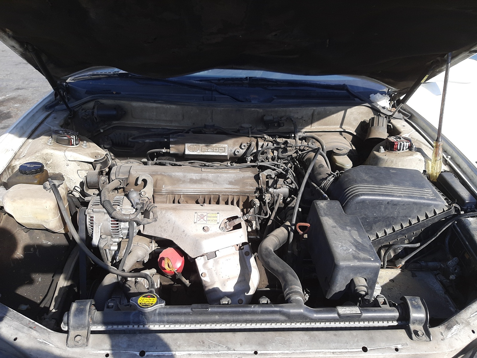 Photo 7 from auction – 1993 TOYOTA CAMRY LE with VIN JT2SK12E2P0166394