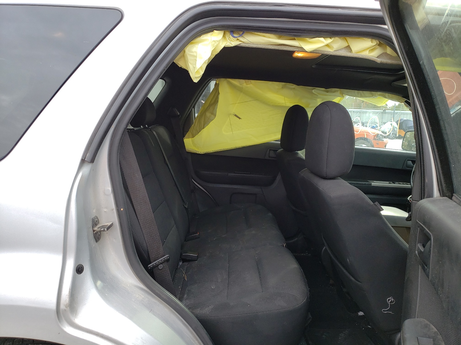 Photo 6 from auction – 2009 FORD ESCAPE XLS with VIN 1FMCU93G39KB78397