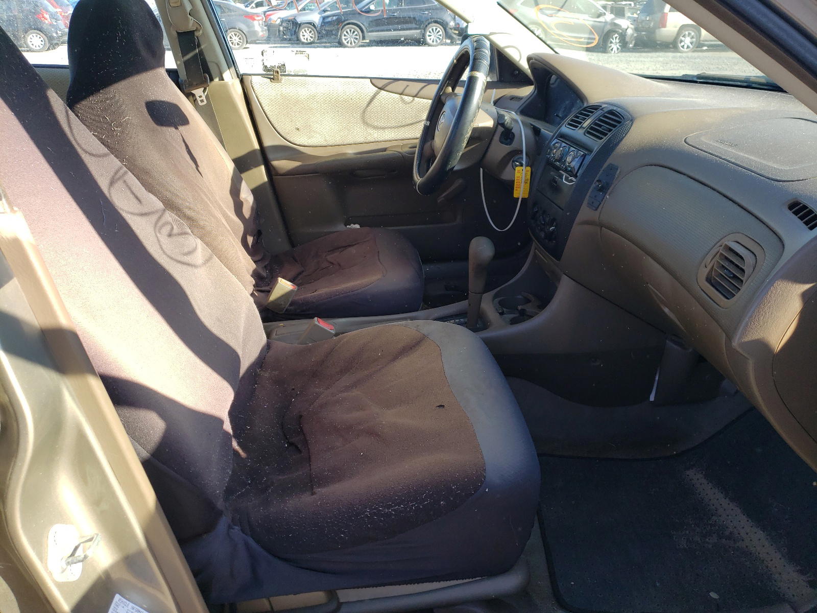 Photo 5 from auction – 2000 MAZDA PROTEGE with VIN JM1BJ2228Y0258228