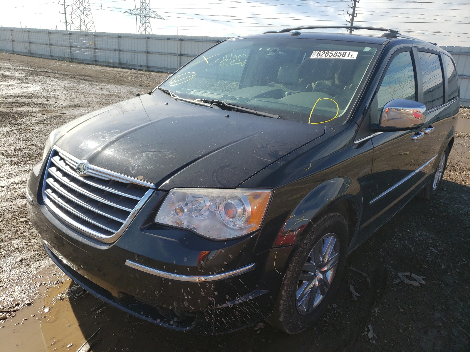Photo 2 from auction – 2010 CHRYSLER TOWN & COU with VIN 2A4RR7DX5AR321787