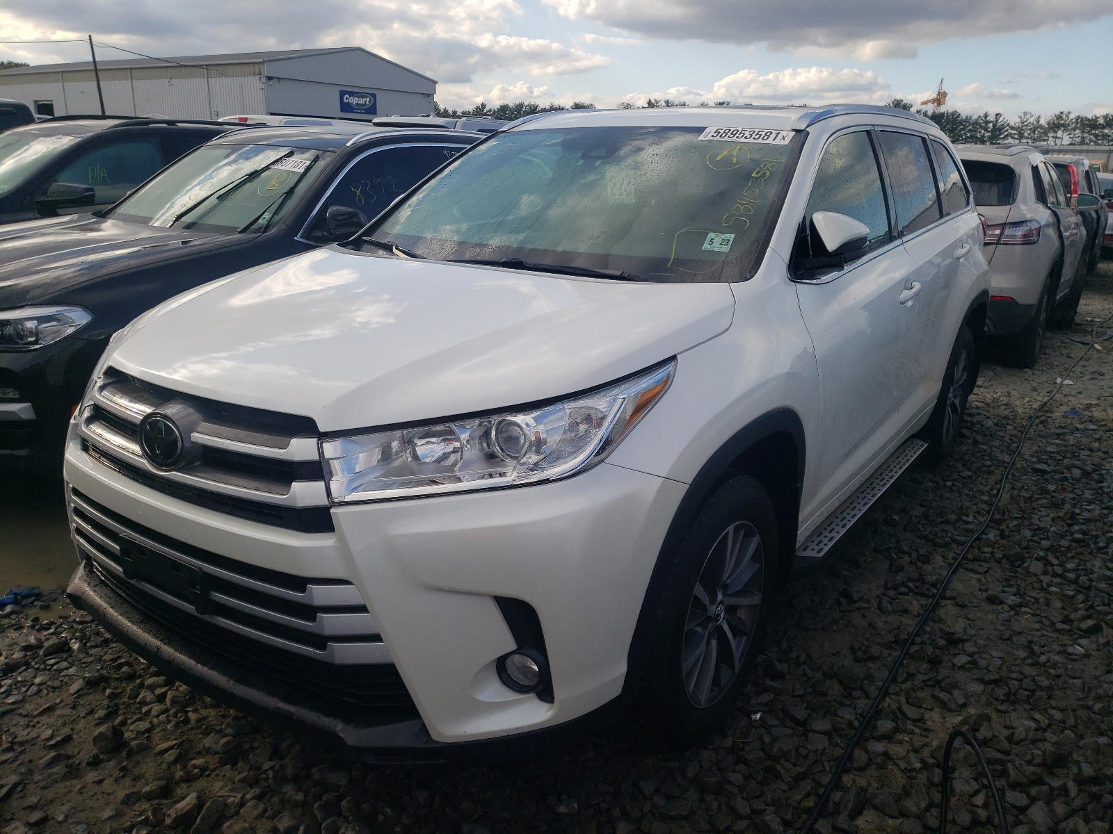 Photo 2 from auction – 2018 TOYOTA HIGHLANDER with VIN 5TDJZRFH7JS868202
