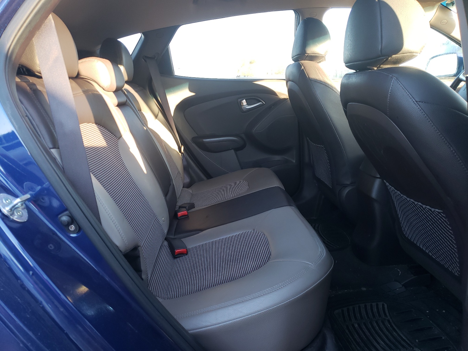 Photo 6 from auction – 2013 HYUNDAI TUCSON GLS with VIN KM8JUCAC6DU634569