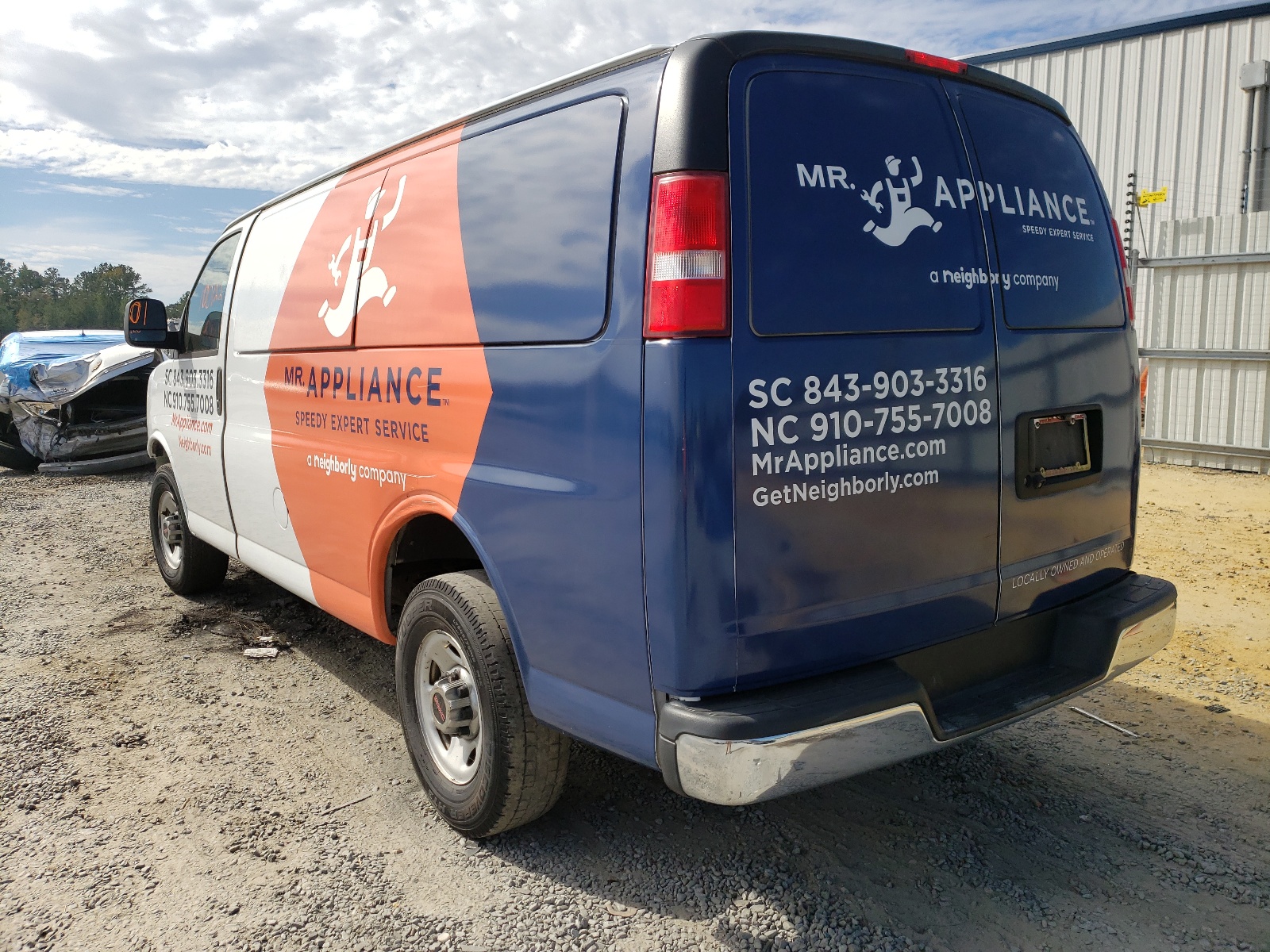 Photo 3 from auction – 2017 GMC SAVANA G25 with VIN 1GTW7AFF5H1108479