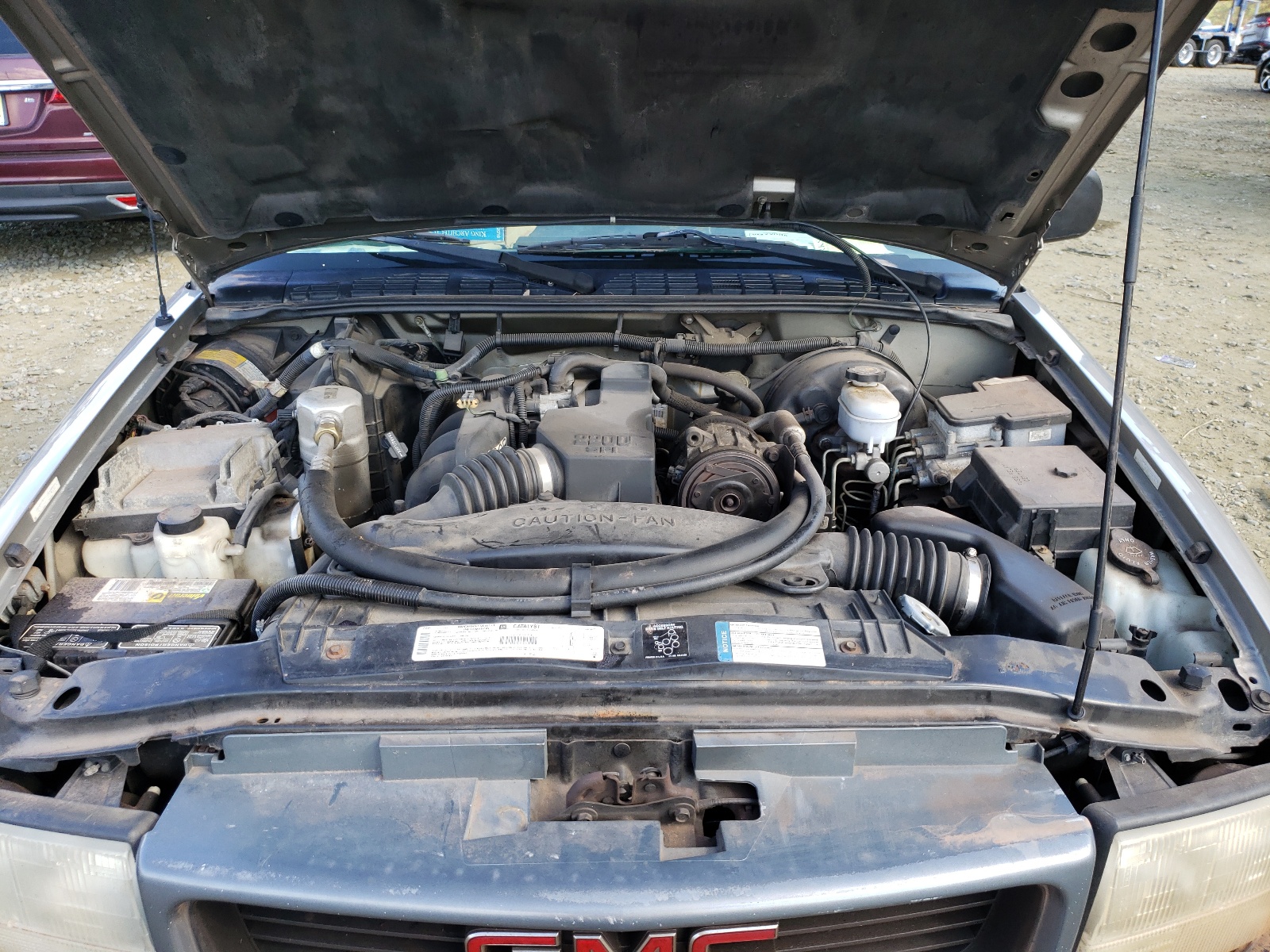 Photo 7 from auction – 1999 GMC SONOMA with VIN 1GTCS1443X8512373