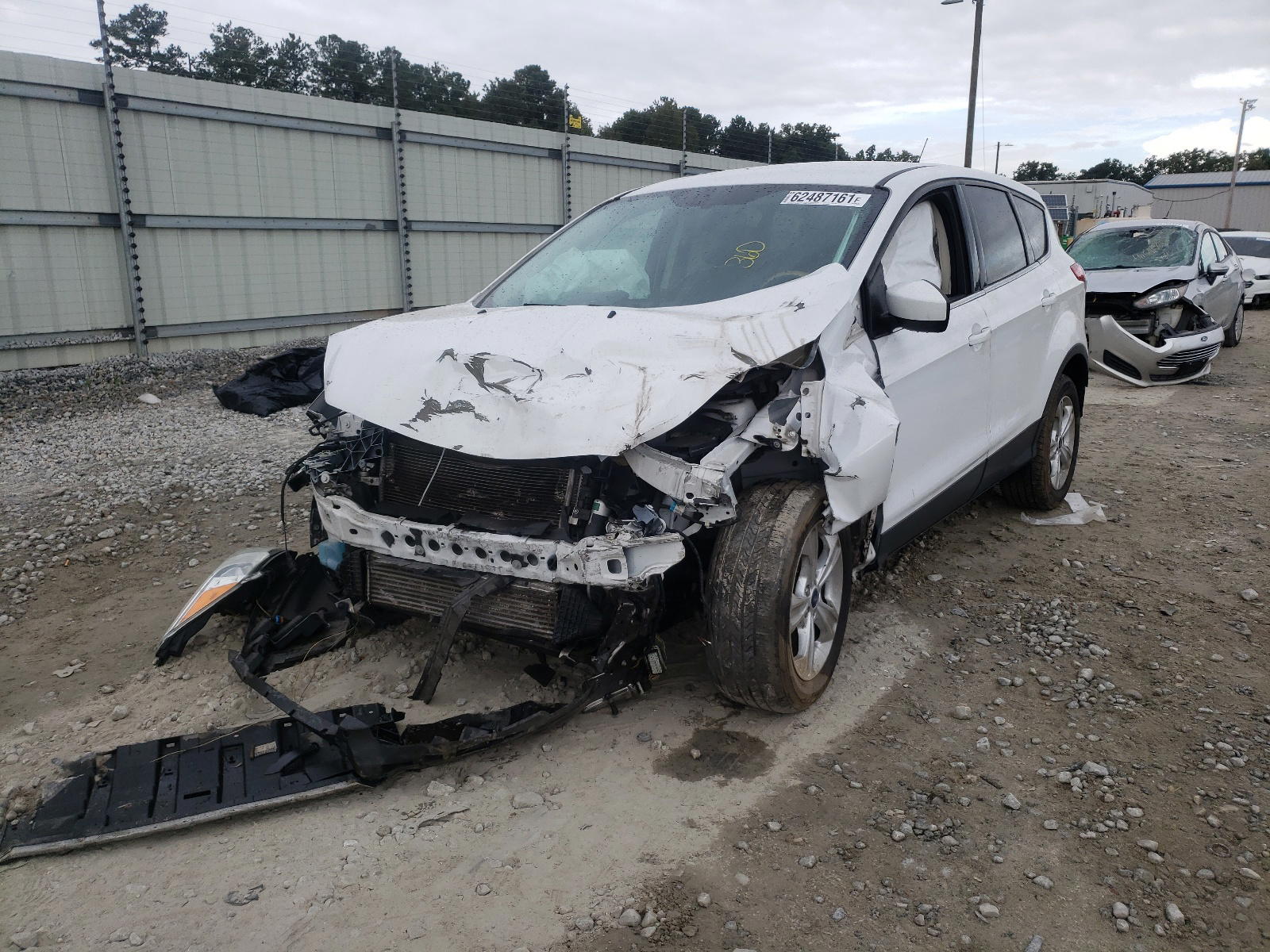 Photo 2 from auction – 2015 FORD ESCAPE SE with VIN 1FMCU0G95FUB82202