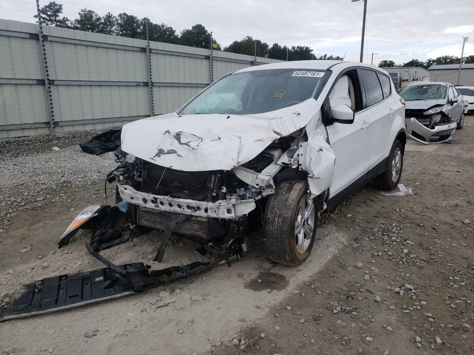 Zdjęcie 2 z aukcji – 2015 FORD ESCAPE SE z VIN 1FMCU0G95FUB82202