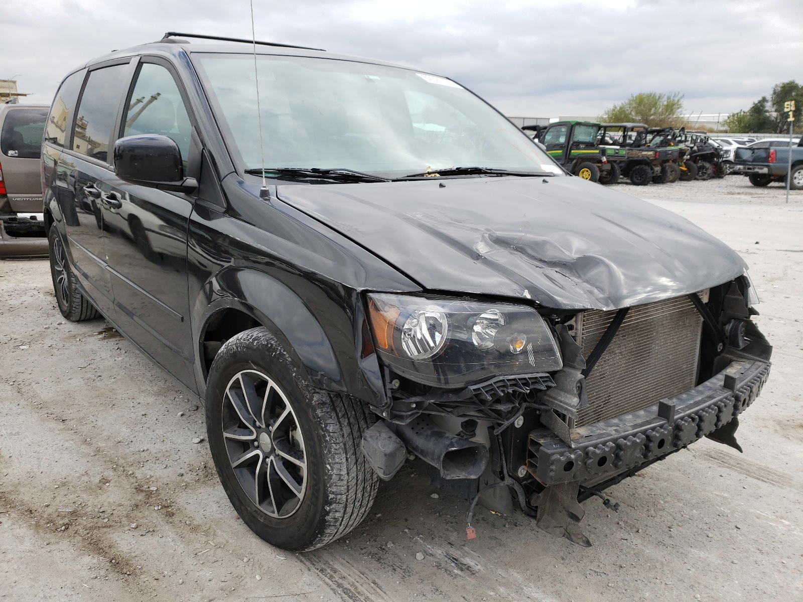 DODGE GRAND CARA 2017 with VIN 2C4RDGEG1HR698419 - Photo from auction