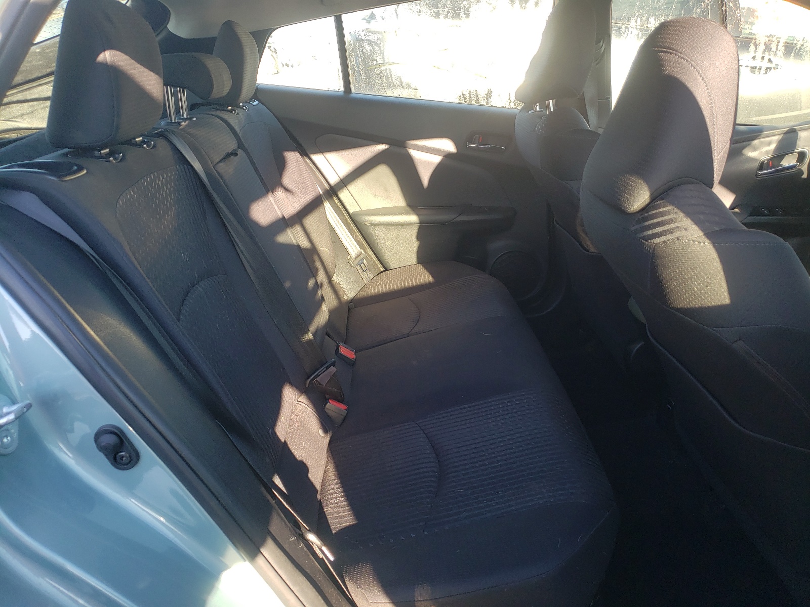 Photo 6 from auction – 2017 TOYOTA PRIUS with VIN JTDKBRFU4H3031182