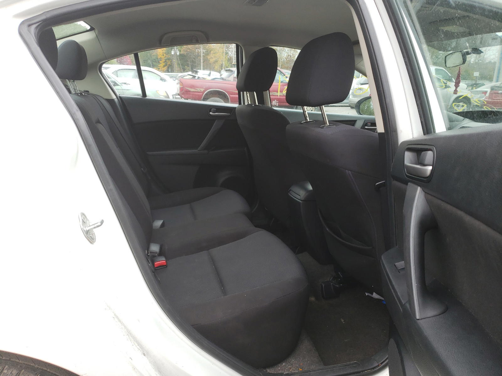 Photo 6 from auction – 2011 MAZDA 3 I with VIN JM1BL1VGXB1436606