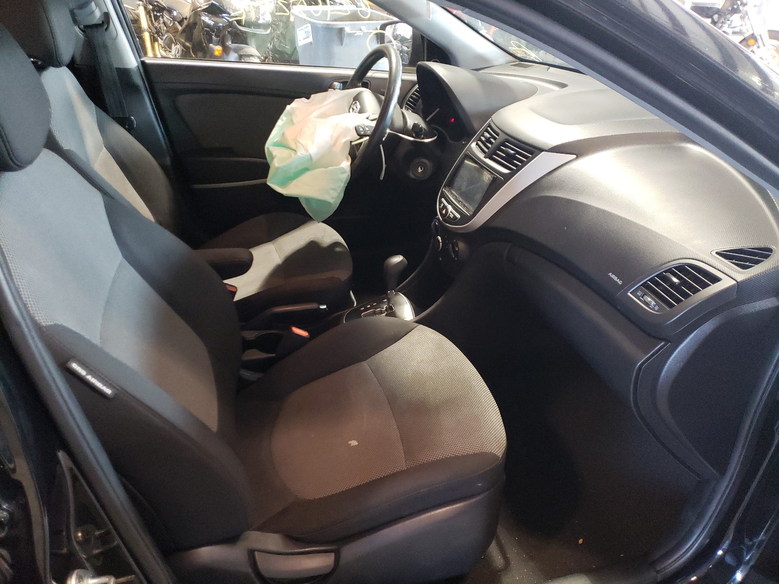 Photo 5 from auction – 2014 HYUNDAI ACCENT GLS with VIN KMHCT5AE2EU197132