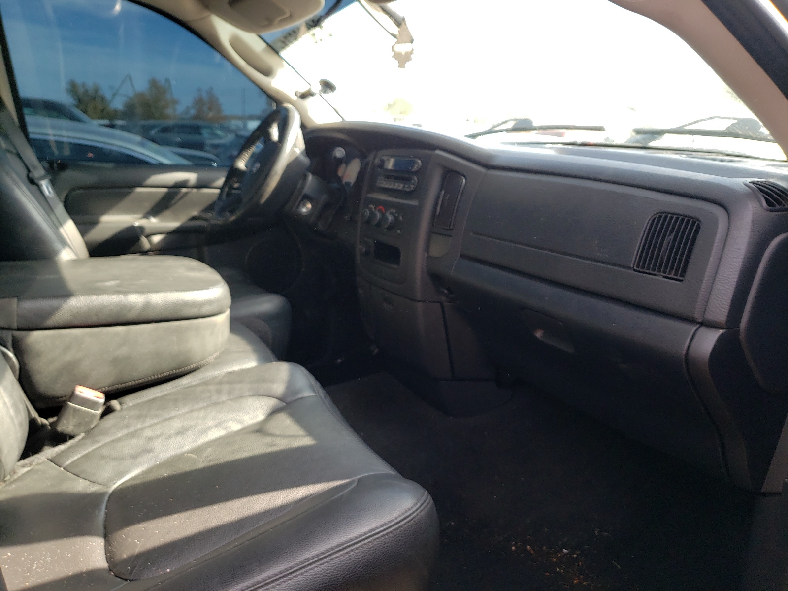 Photo 5 from auction – 2005 DODGE RAM 1500 S with VIN 1D7HU18D35S366329
