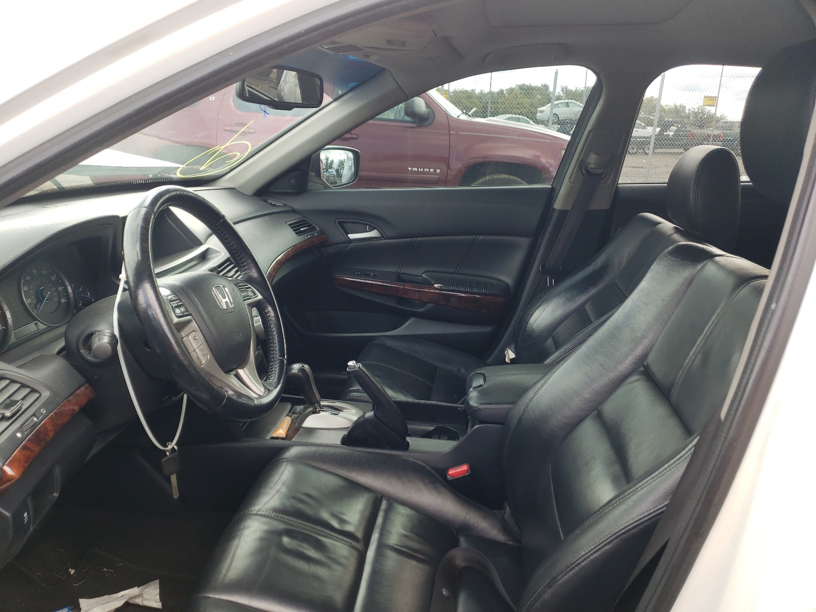 Photo 6 from auction – 2011 HONDA ACCORD CRO with VIN 5J6TF2H53BL004269