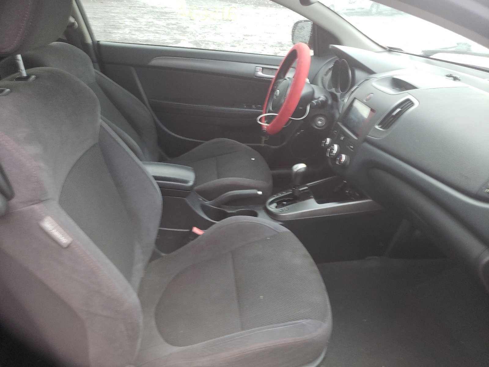 Photo 5 from auction – 2010 KIA FORTE SX with VIN KNAFW6A35A5259024