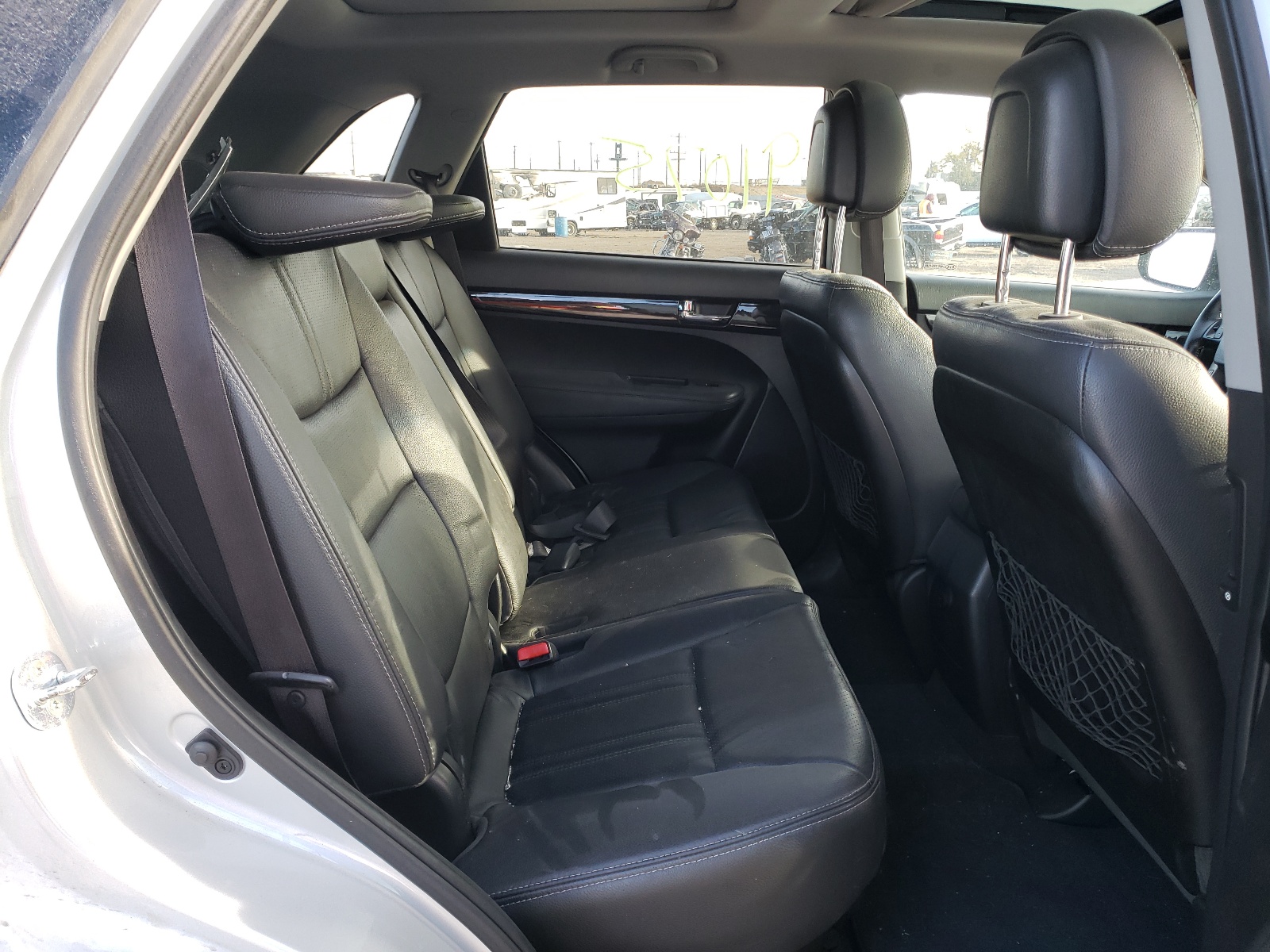 Photo 6 from auction – 2013 KIA SORENTO EX with VIN 5XYKUDA23DG365082