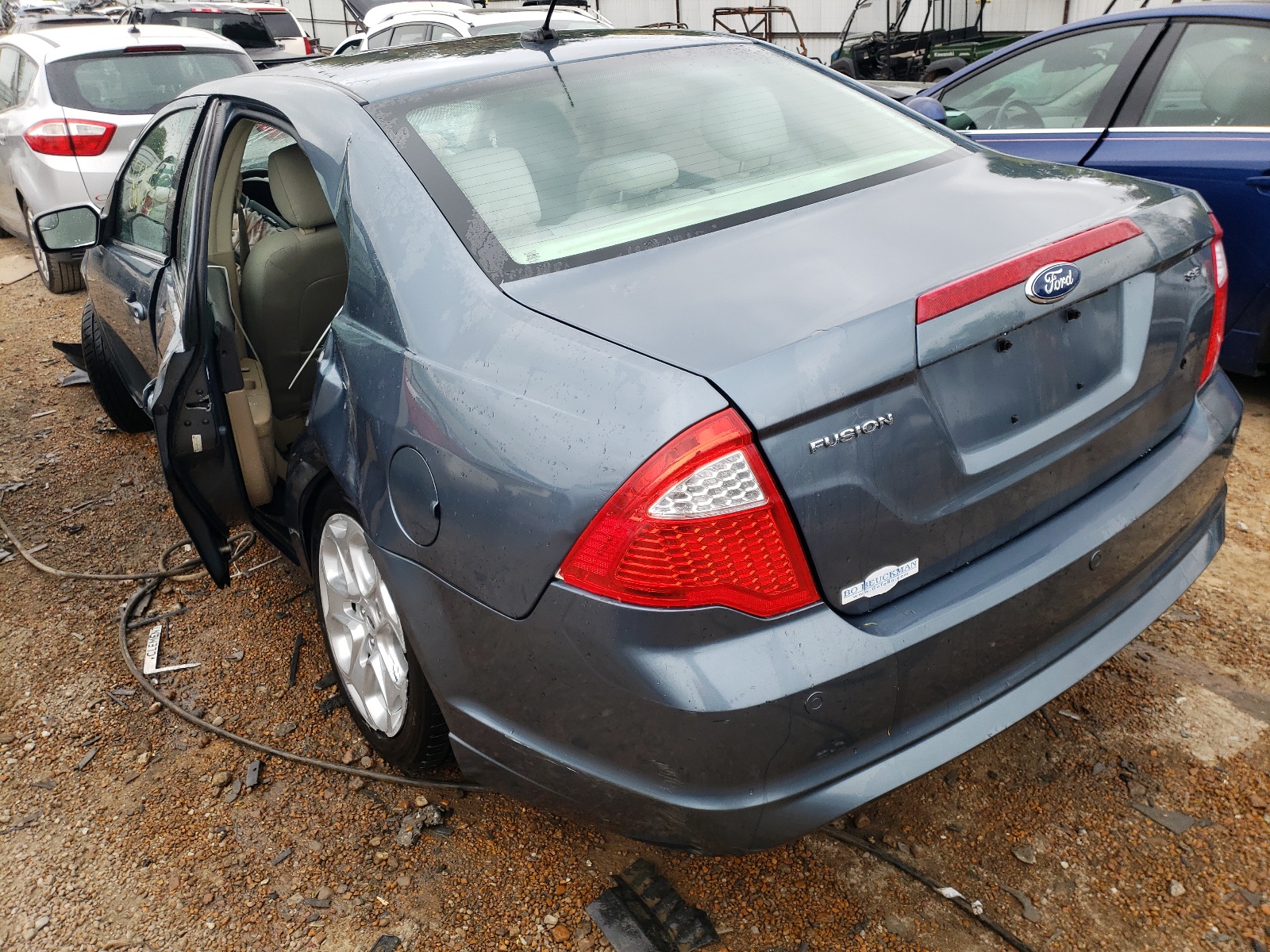 Photo 3 from auction – 2011 FORD FUSION SE with VIN 3FAHP0HAXBR323380