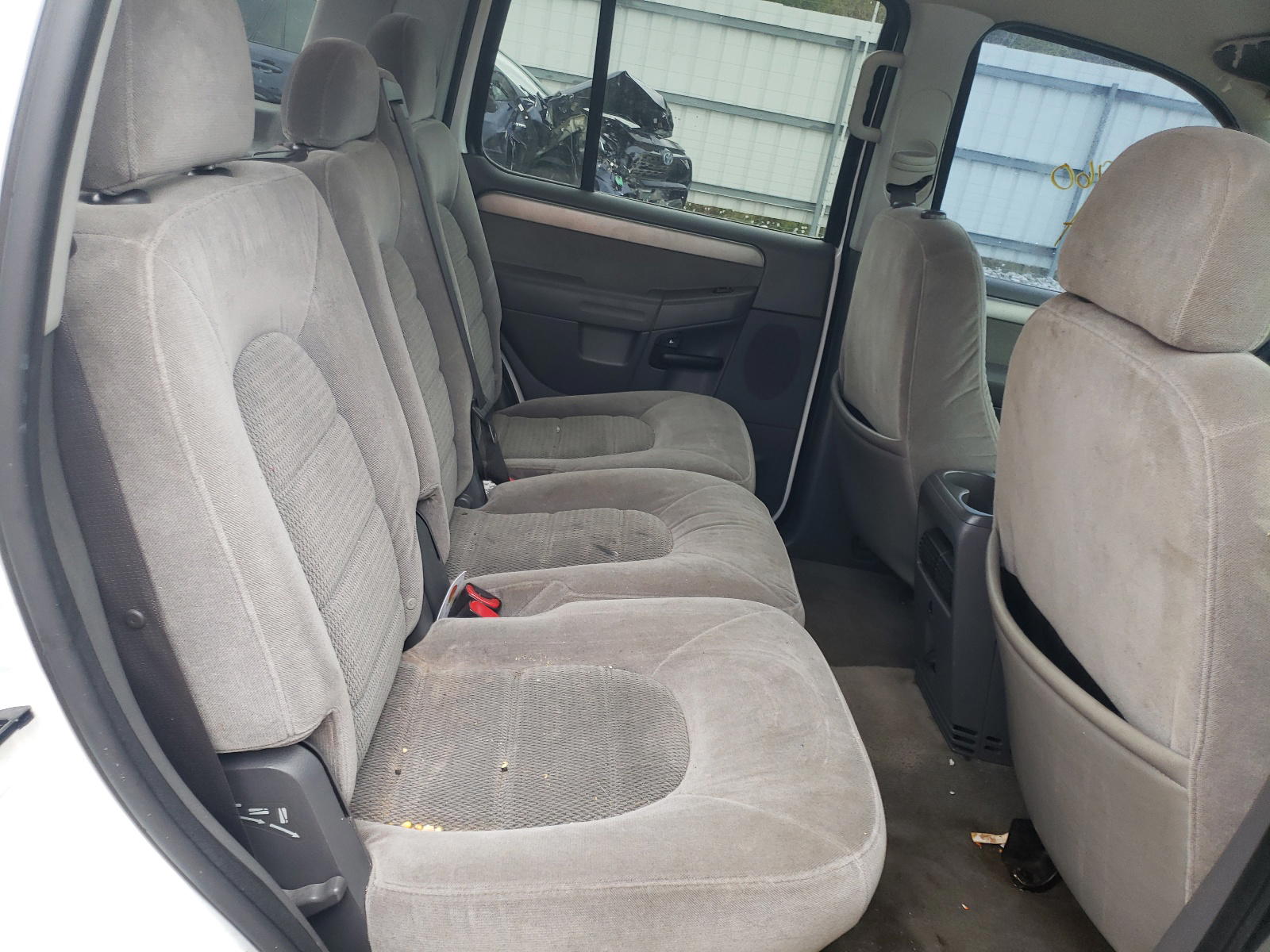Photo 6 from auction – 2004 FORD EXPLORER X with VIN 1FMZU73E14ZB32385