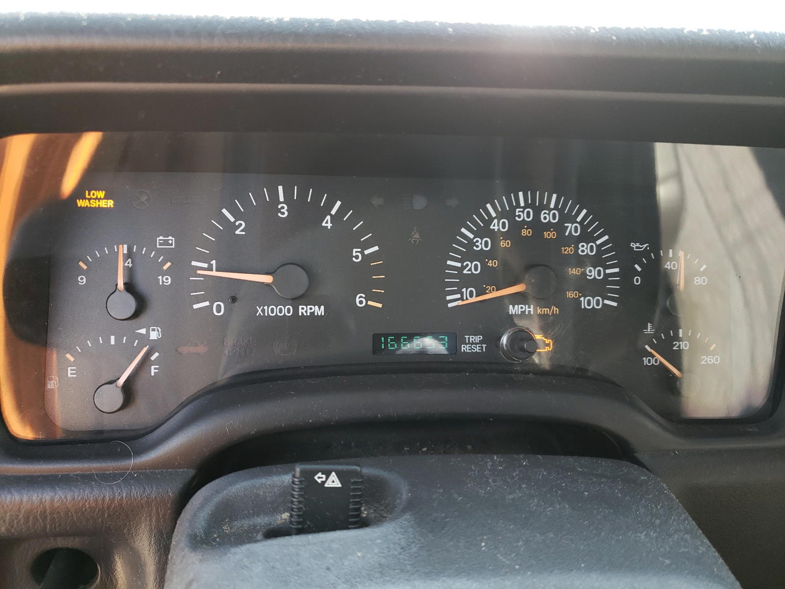 Photo 13 from auction – 2000 JEEP CHEROKESPT with VIN 1J4FF48S0YL195639