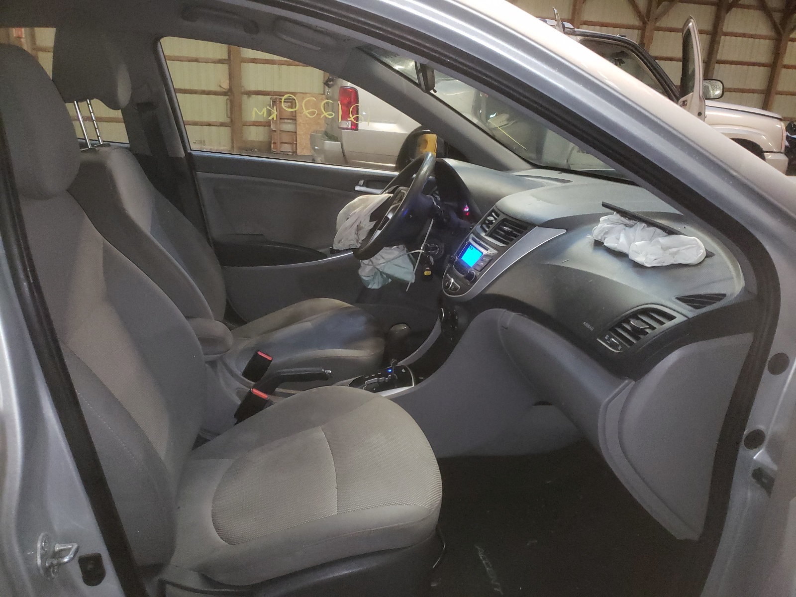 Photo 5 from auction – 2014 HYUNDAI ACCENT GLS with VIN KMHCT4AE7EU720848