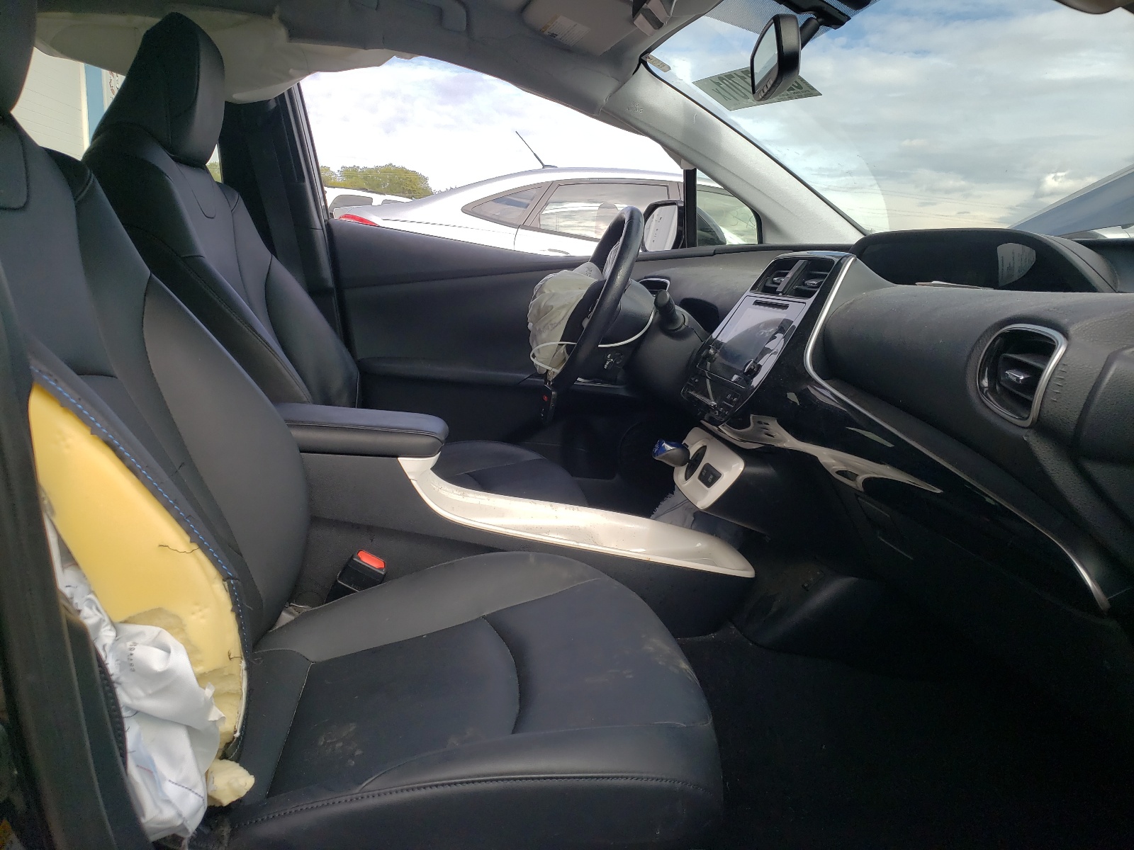 Photo 5 from auction – 2016 TOYOTA PRIUS with VIN JTDKARFU8G3007341