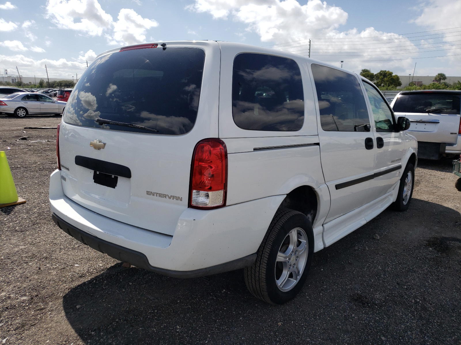 Photo 4 from auction – 2008 CHEVROLET UPLANDER I with VIN 1GBDV13W08D210969