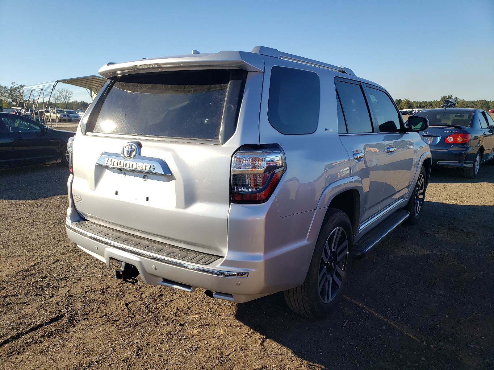 Photo 4 from auction – 2016 TOYOTA 4RUNNER SR with VIN JTEZU5JR9G5143642