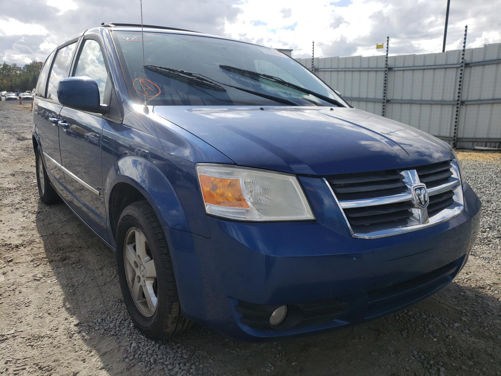 DODGE GRAND CARA 2010 with VIN 2D4RN5D1XAR130760 - Photo from auction