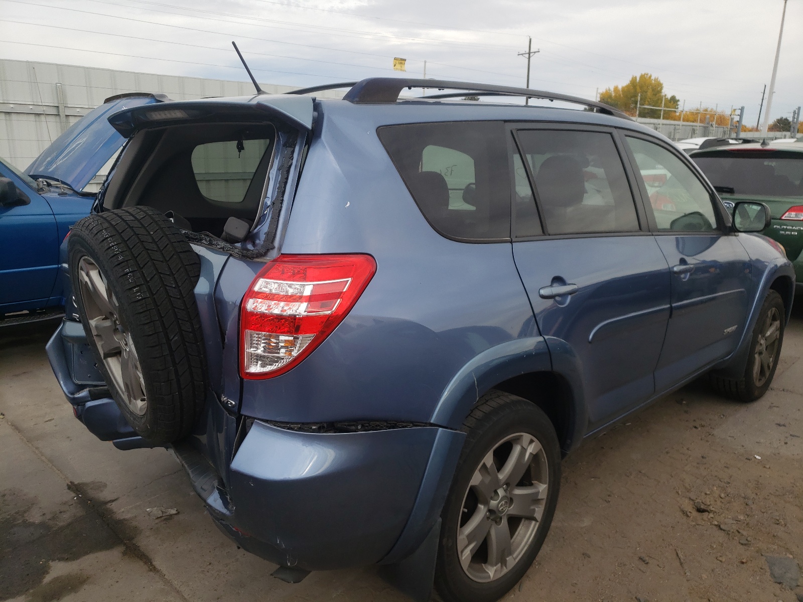 Photo 4 from auction – 2011 TOYOTA RAV4 SPORT with VIN JTMRF4DV6B5045887