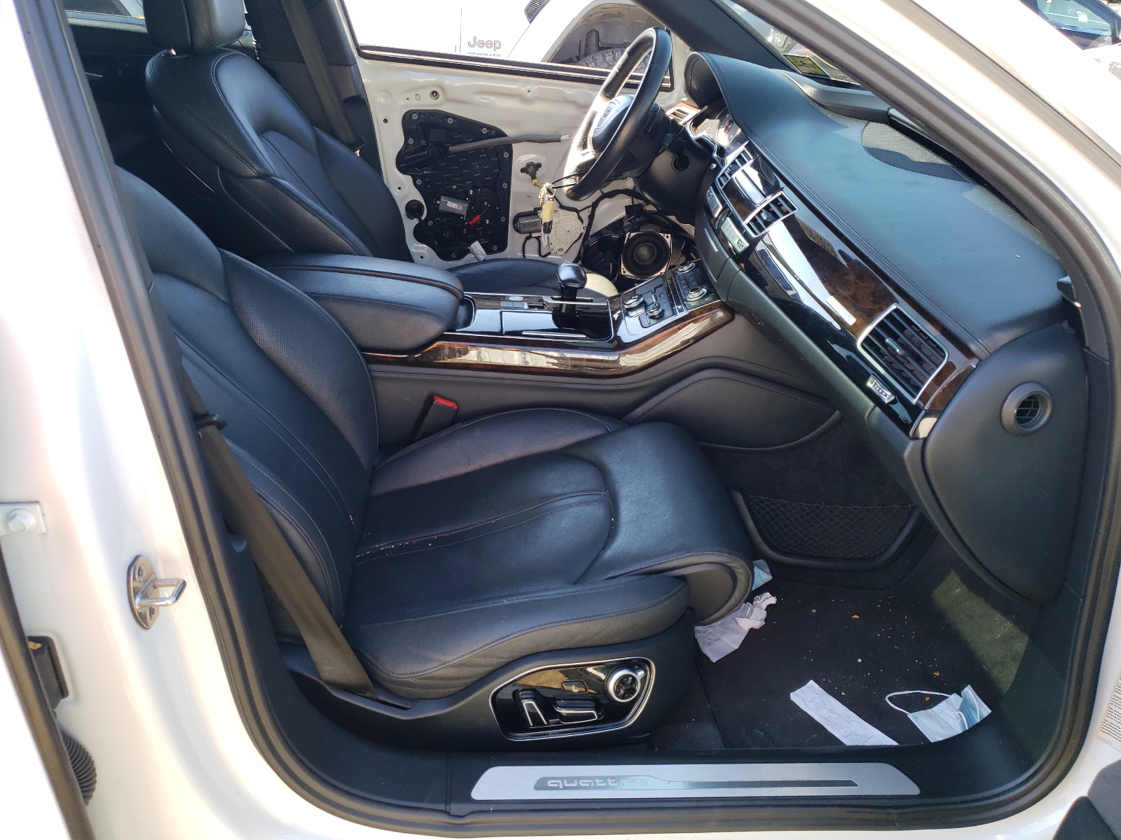 Photo 5 from auction – 2016 AUDI A8 L QUATT with VIN WAU34AFD7GN002758