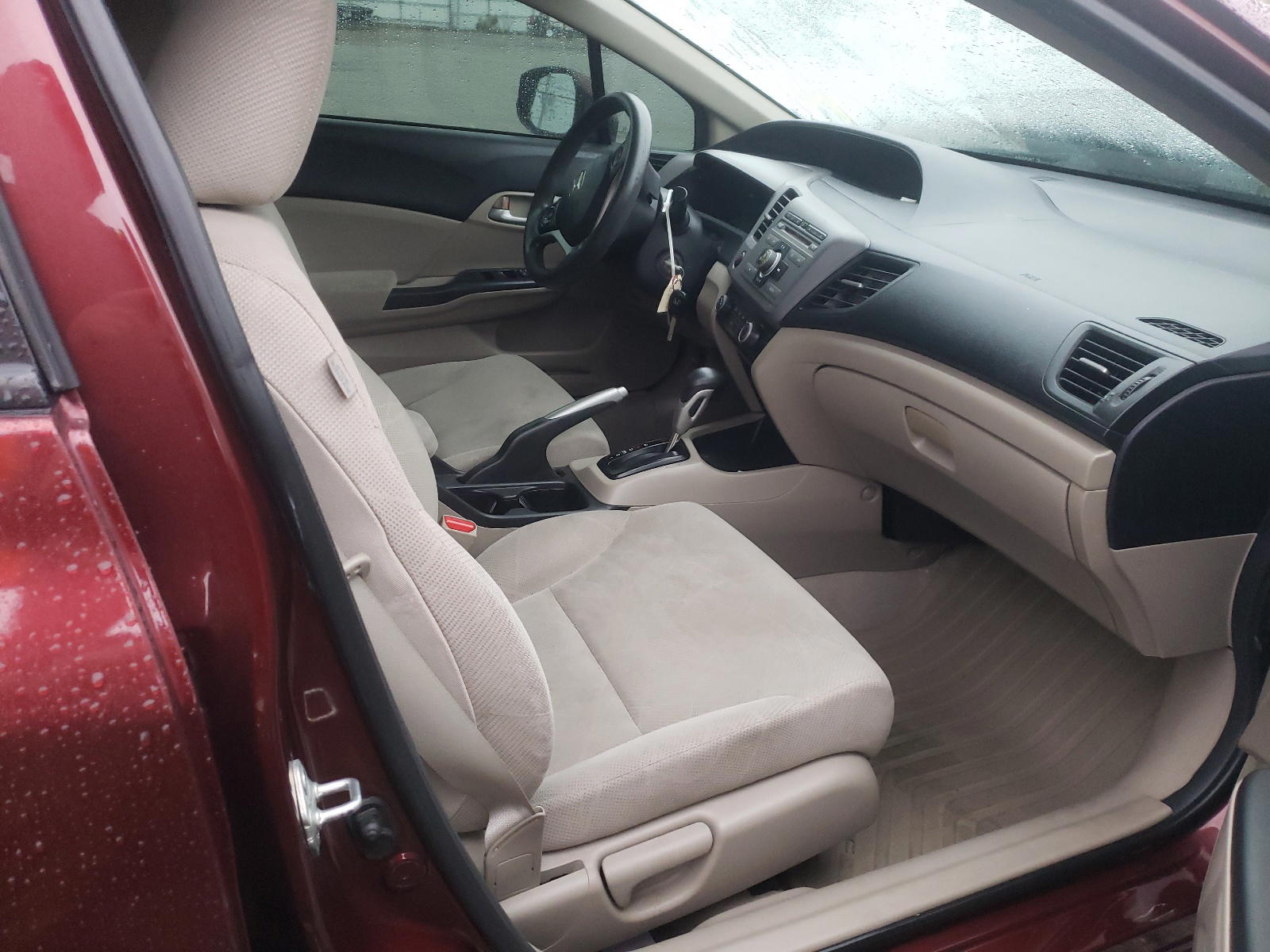 Photo 5 from auction – 2012 HONDA CIVIC LX with VIN 19XFB2F52CE031524