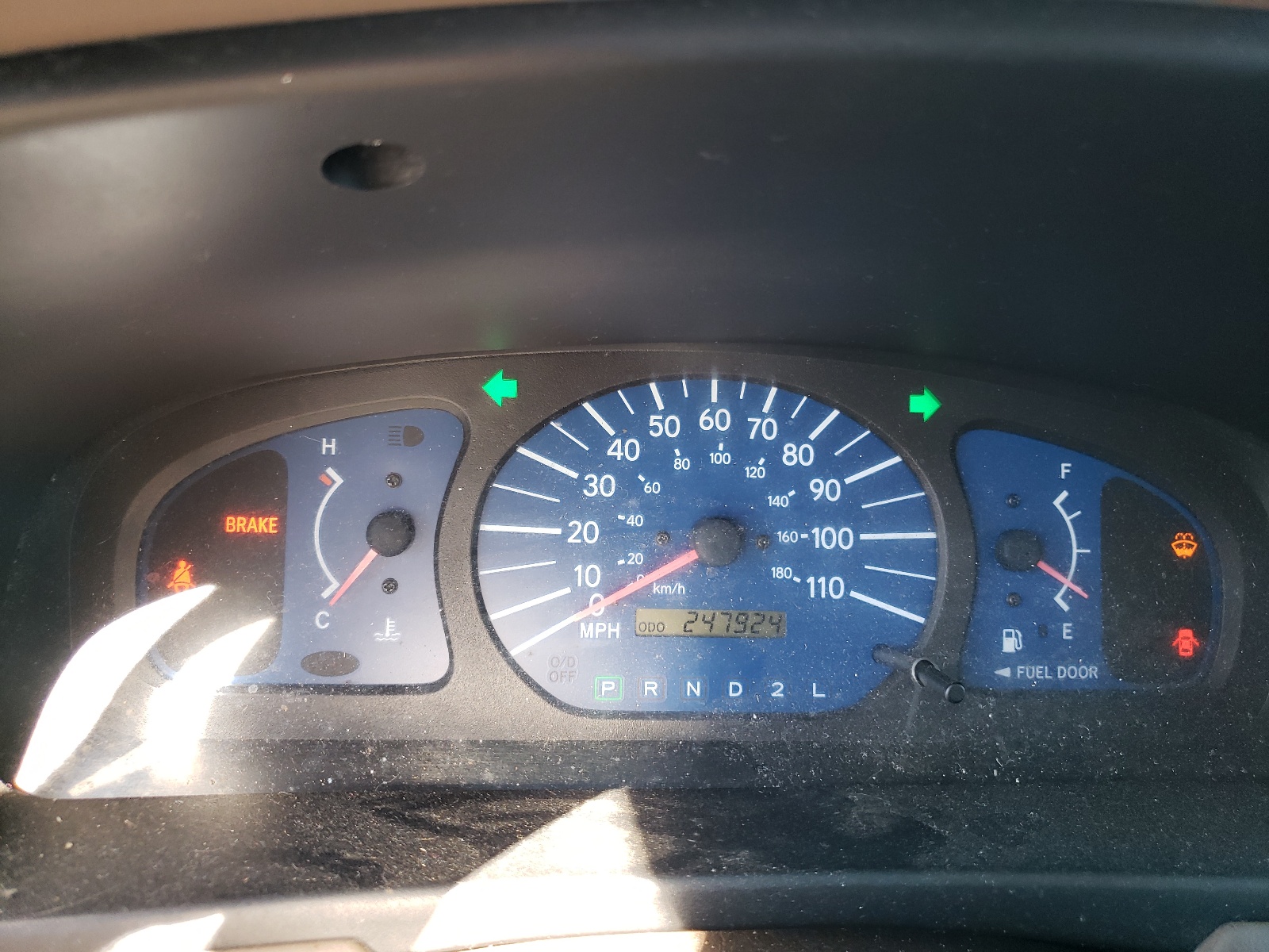Photo 8 from auction – 2002 TOYOTA SIENNA CE with VIN 4T3ZF19C22U481151