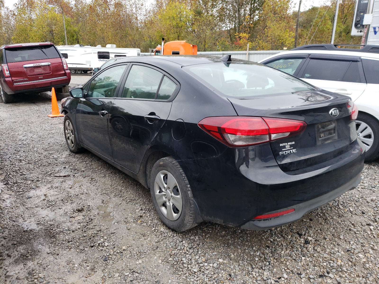 Photo 3 from auction – 2018 KIA FORTE LX with VIN 3KPFK4A74JE275595