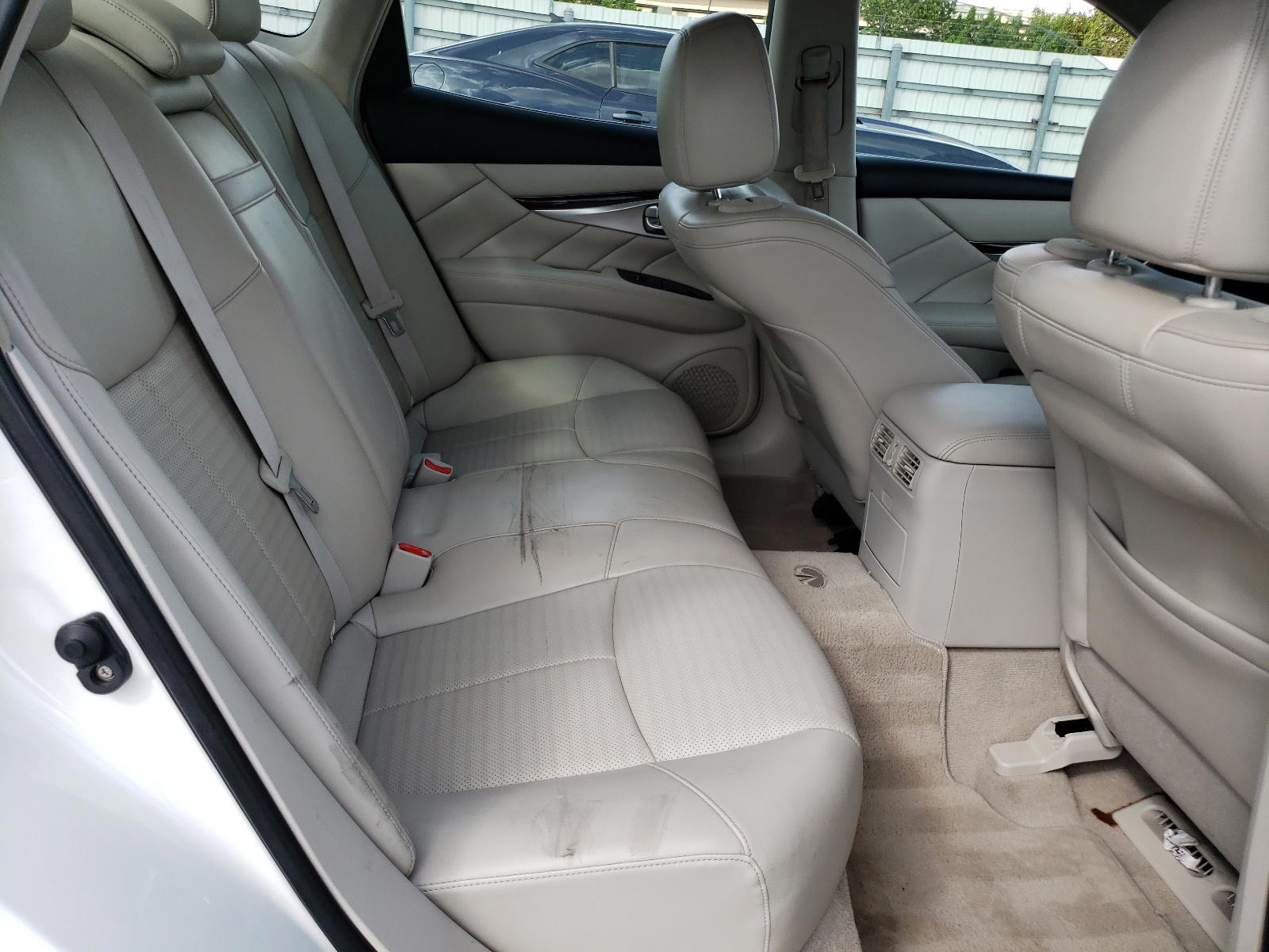 Photo 6 from auction – 2011 INFINITI M56 with VIN JN1AY1AP4BM520439